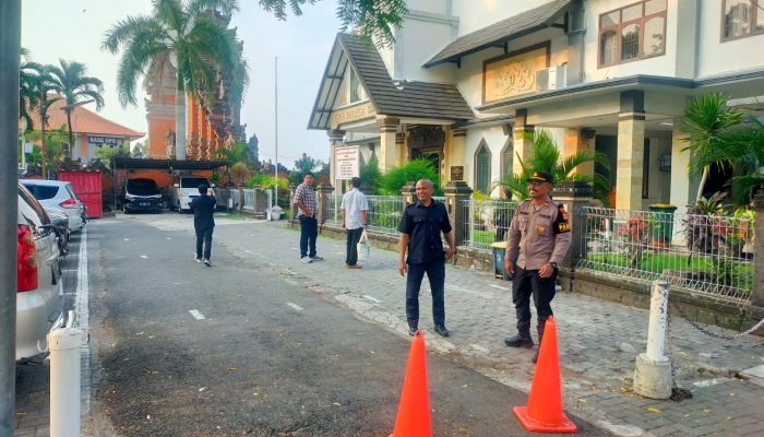 Polres Bandara I Gusti Ngurah Rai Lakukan Pengamanan Giat Ibadah Minggu di Gereja Ekklesia, Tuban