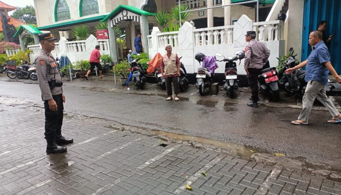 Polres Bandara Ngurah Rai Lakukan Pengamanan Ibadah Sholat Jumat