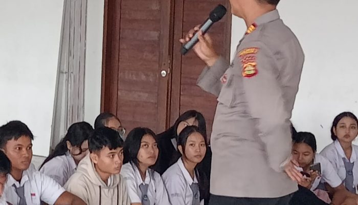 Kanit Binmas Polsek Denbar Melaksanakan Giat Sosialisasi Anti Bullying SMA Negeri 11 Denpasar