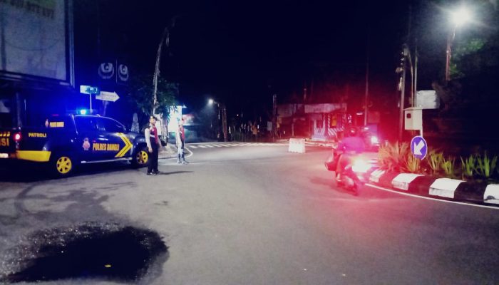 Ciptakan Situasi Tetap Kondusif menjelang Pemilukada 2024 Personil Sat Samapta Polres Bangli Tingkatkan penggelaran Blue Light dI malam hari