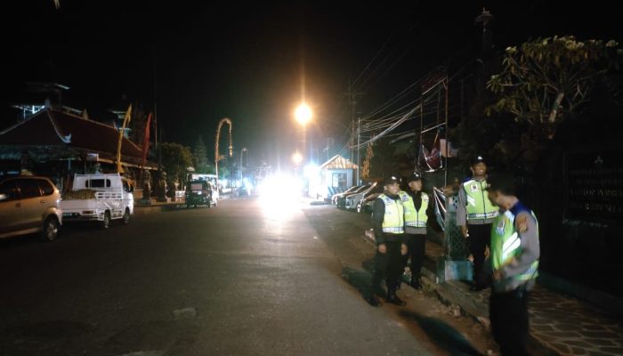 PERSONIL POLSEK KINTAMANI MELAKSANAKAN KEGIATAN PATROLI BLUE LIGHTJAGA KAMTIBMAS TETAP KONDUSIF DIMALAM HARI