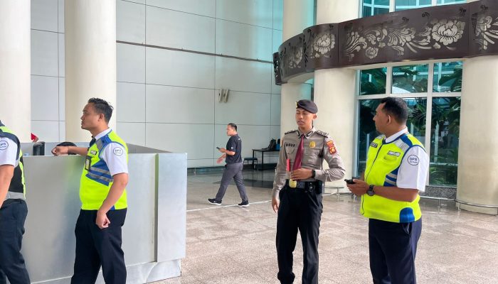 Polres Bandara Ngurah Rai Gelar Patroli Seputaran Terminal International