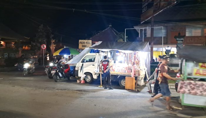 Polsek Bangli Intensifkan Kegiatan Blue Light Patrol Seputaran Kota, Antisipasi Kegiatan Masyarakat Dimalam Hari