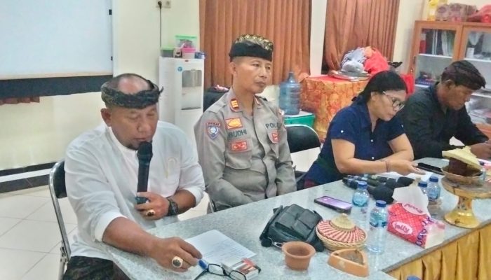 Polsek Denbar Gelar Rakor Bersama Desa Adat Padangsambian Kesiapan Pengamanan Nataru