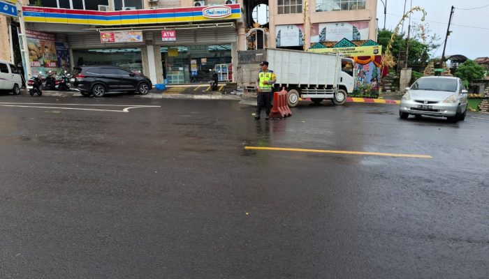 Personil Pos Pam Ops Lilin Agung Laksanakan Pengamanan di Obyek Wisata Penelokan