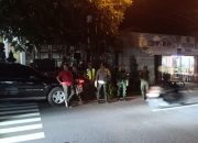 Kolaborasi Bhabinkamtibmas, Babinsa, Linmas dan Pecalang Jaga Keamanan Ibadah Natal 8 Kolaborasi Bhabinkamtibmas, Babinsa, Linmas dan Pecalang Jaga Keamanan Ibadah Natal