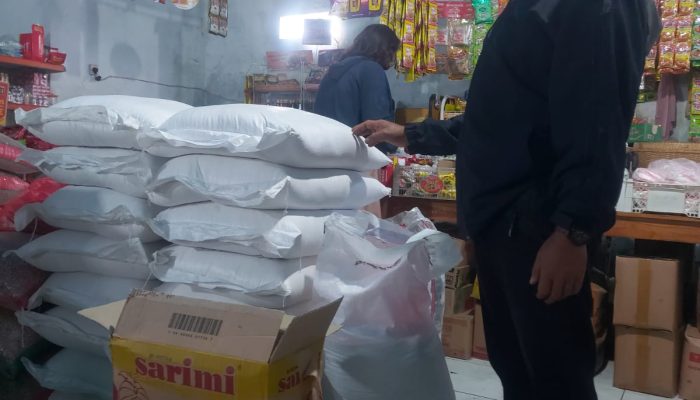 Monitoring Ketersediaan Stock dan Harga Sembako, Unit Intelkam Polsek Bangli Sambangi Pasar Kidul