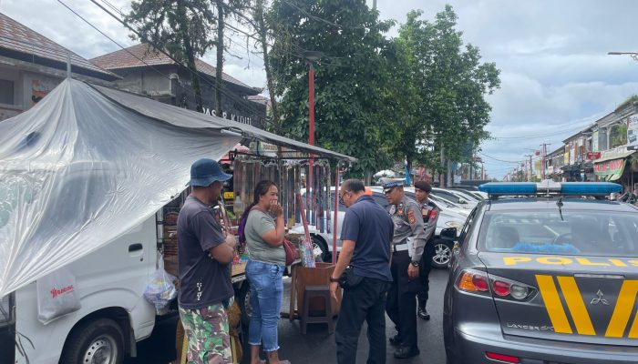 Tingkatkan KRYD, Pawas Bersama Anggota Sambangi Pasar Kidul Bangli