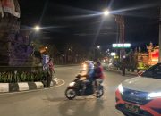 Sat Samapta Laksanakan Gatur dan Pergelaran Blue Light Randis R4 di Pusat Keramaian Malam Di Kota Bangli Demi Kenyamanan Dan Kelancaran Arus Lalu lintas Pada Malam. 9 Sat Samapta Laksanakan Gatur dan Pergelaran Blue Light Randis R4 di Pusat Keramaian Malam Di Kota Bangli Demi Kenyamanan Dan Kelancaran Arus Lalu lintas Pada Malam.