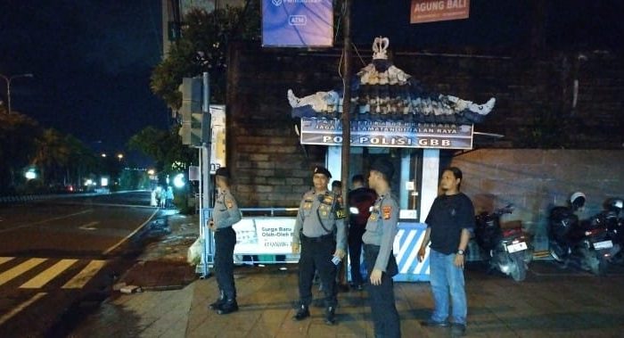 Jaga Kamtibmas Jelang Tahun Baru 2025 Polsek Denpasar Barat Gelar Patroli di Lapangan Puputan Badung