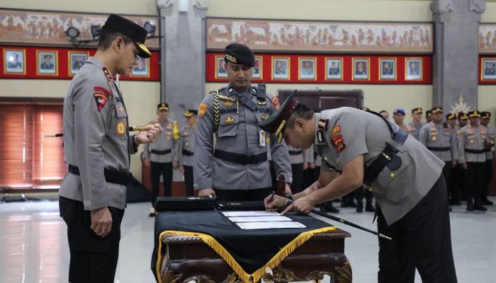Kapolda Bali Pimpin Sertijab PJU Polda Bali dan Kapolres Jajaran