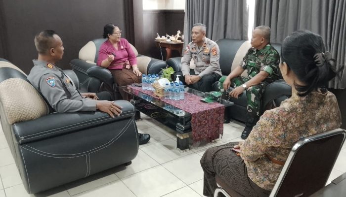 Silaturahmi Kapolsek Dentim dengan Camat Dentim: Perkuat Sinergitas untuk Keamanan Wilayah