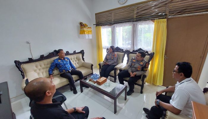 Safari Kamtibmas Kapolsek Denbar Jalin Koordinasi Kunjungi Kantor Satpol PP