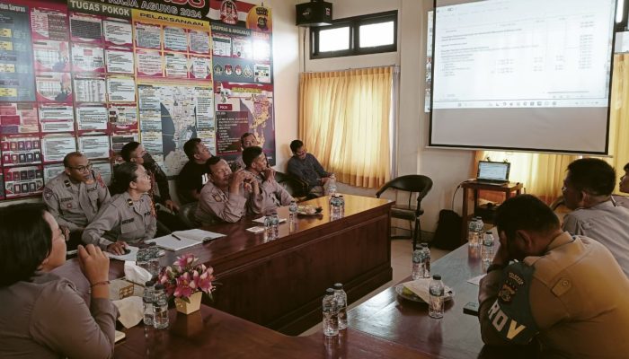 Sampaikan Arahan dan Penekanan Pimpinan, Kapolsek Denpasar Barat Pimpin Anev Mingguan