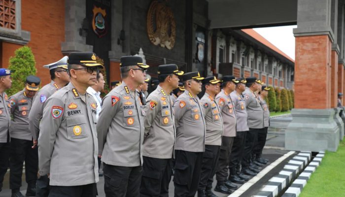 Pimpin Apel Pagi, Dirressiber Polda Bali Tekankan Etika Bermedsos Kepada Personel