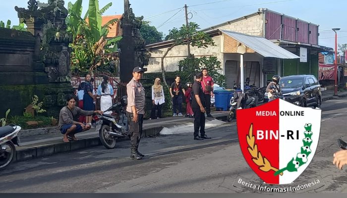 Wujud Pelayanan Masyarakat di Pagi Hari, Personil Polsek Bangli Laksanakan Pengaturan