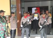 Gugur dalam Tugas, Jenazah Bripka Anumerta Ronald M. Enok Diterbangkan ke Jayapura dan Dimakamkan di Sentani
