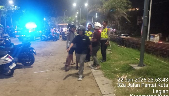 Polsek Kuta Laksanakan Langkah Preventif Blue Light Patrol, Antisipasi Gangguan Kamtibmas di Wilayah Hukum Polsek Kuta