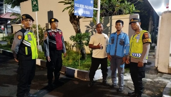 Blue Light Patrol: Polsek Dentim Atensi Jalur Rawan Kriminalitas dan Trek-Trekan