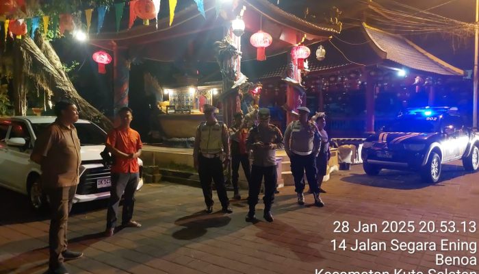 Kabag Ops Polresta Denpasar Brefing Personil Sebelum Melaksanakan Pengamanan Imlek.