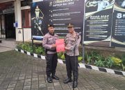 Wujud Kepedulian dan Kebersamaan, Wakapolsek Bangli Serahkan Dana Tali Asih Kepada Anggota 8 Wujud Kepedulian dan Kebersamaan, Wakapolsek Bangli Serahkan Dana Tali Asih Kepada Anggota