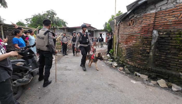 Kerahkan unit K-9, Polda NTB gerebek kampung narkoba dan Amankan 29,72 Gram Sabu