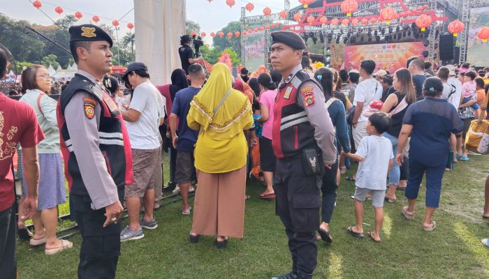Jaga Akulturasi Budaya Polisi Beri Pengamanan Perayaan Tahun Baru Imlek 2025