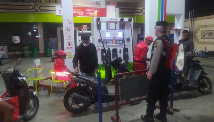 PATROLI BLUE LIGHT Anggota Polsek Susut Melaksanakan Patroli Di malam Hari, Supaya Situasi Kamtibmas Di Wilkum Polsek Susut Tetap Kondusif