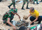 Aksi Sosial Bersih-Bersih Pantai Kedonganan, Polsek Kuta Bersinergi dengan TNI, Polri, dan Warga