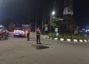 Sat Samapta Laksanakan Gatur dan Pergelaran Blue Light Randis R4 di Pusat Keramaian Malam Di Kota Bangli Demi Kenyamanan Dan Kelancaran Arus Lalu lintas Pada Malam.