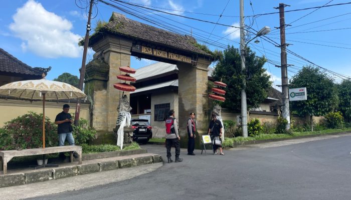 Beri Rasa Aman Kepada Wisatawan, Pawas Bersama Anggota Sambangi Obyek Wisata Penglipuran