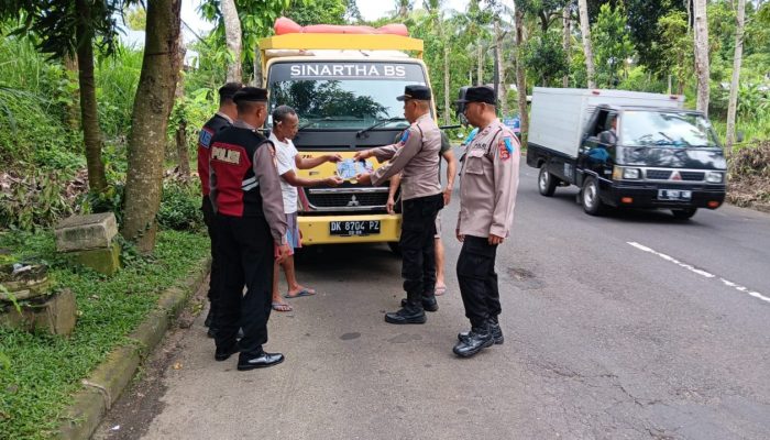 Mengedepankan Pendekatan Secara Humanis, Subsatgas Binluh Beri Himbauan Tertib Berlalu Lintas