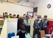 Kapolsek Tegalsari Turun Tangan Amankan Tersangka Curanmor dari Amukan Warga 14 Kapolsek Tegalsari Turun Tangan Amankan Tersangka Curanmor dari Amukan Warga