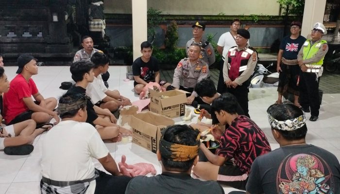 Sambang Kamtibmas Kapolsek Dentim: Ajak STT Dharma Sattwika Patuhi Perda Tentang Pelestarian Ogoh-Ogoh