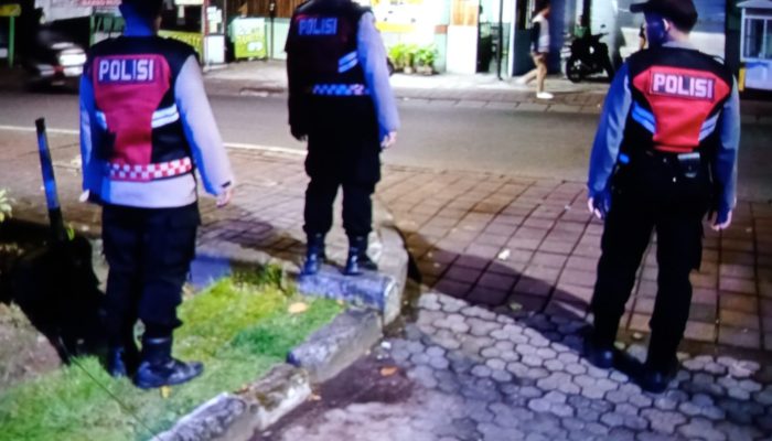 Polsek Kuta Selatan Gelar Blue Light Patrol, Ajak Pemuda Jaga Kamtibmas Jelang Nyepi 2025