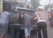 Cegah Kemacetan Polantas Polsek Denpasar Barat Sigap Bantu Dorong Mobil Mogok 6 Cegah Kemacetan Polantas Polsek Denpasar Barat Sigap Bantu Dorong Mobil Mogok