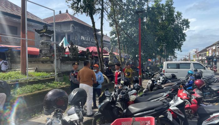 Tingkatkan KRYD Melalui Patroli Dialogis, Pawas Bersama Anggota Sambangi Pasar Kidul Bangli