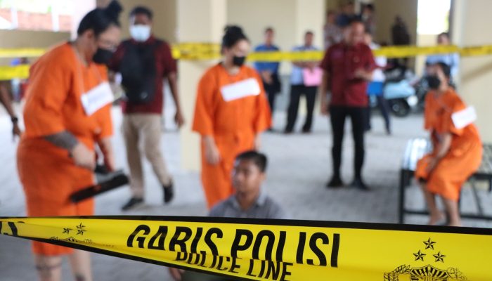 Ungkap Perkara Anirat: Tiga Tersangka Peragakan 43 Adegan Penganiayaan Terhadap Korban Pande