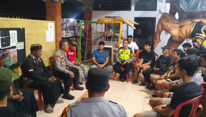 Kapolsek Dentim Beri Himbauan Kamtibmas kepada STT Bina Yaka Dharma, Banjar Ujung Kesiman