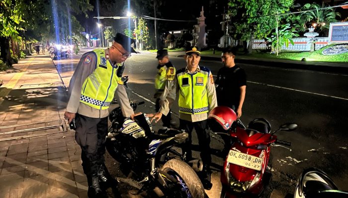 Kapolsek Denpasar Barat Pimpin Langsung Patroli Gabungan Atensi Malam Minggu Didaerah Hukumnya