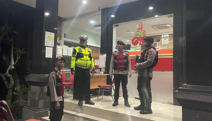 Jaga Situasi Tetap Kondusif, Polsek Bangli Intensifkan Kegiatan Blue Light Patrol