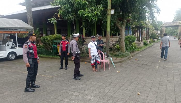 Sambangi Obyek Desa Wisata Penglipuran, Pawas Bersama Anggota Berikan Himbauan Kamtibmas