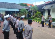 Kapolsek Denpasar Selatan Pimpin Apel Pagi, Tekankan Optimalisasi Kinerja 12 Kapolsek Denpasar Selatan Pimpin Apel Pagi, Tekankan Optimalisasi Kinerja