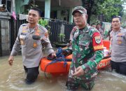 Polri salurkan bantuan dan evakuasi warga terdampak banjir di Bekasi dan Depok 11 Polri salurkan bantuan dan evakuasi warga terdampak banjir di Bekasi dan Depok