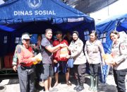 Polwan Bantu Warga Terdampak Banjir di Kebon Jeruk, Bagikan Sembako dan Layanan Kesehatan 15 Polwan Bantu Warga Terdampak Banjir di Kebon Jeruk, Bagikan Sembako dan Layanan Kesehatan