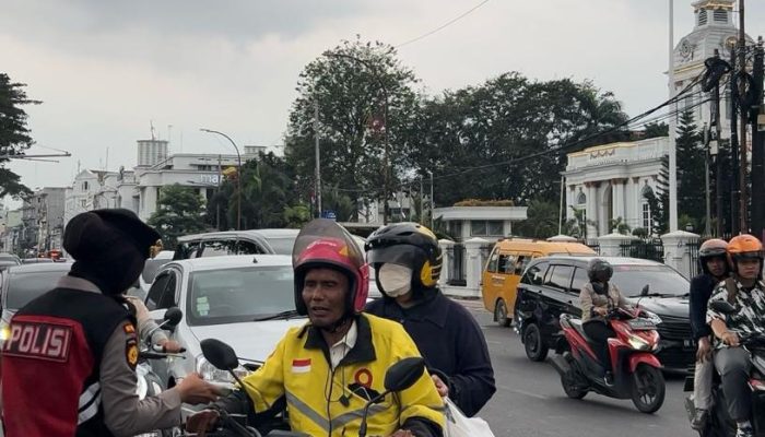 Dit Samapta Polda Sumut dan Korsabhara Berbagi Takjil di Bulan Ramadhan, Wujud Kepedulian Polri kepada Masyarakat