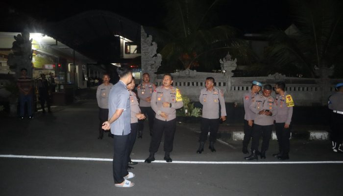 Kapolres Bangli Pimpin Pengamanan Sholat Taraweh di Bulan Suci Ramadhan 1446 H. Tahun 2025 di Mesjid Agung Bangli.