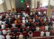 Bhabinkamtibmas Jimbaran Amankan Sholat Jumat di Masjid Al Fattah