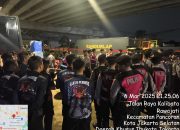 Dirikan Dapur Lapangan, Polri Bagikan 500 Porsi Makanan untuk Korban Bajir Rawajati