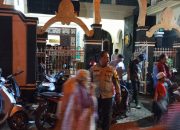 Jaga Kekhusyukan Sholat Tarawih Polsek Denpasar Barat Berikan Layanan Pengamanan 15 Jaga Kekhusyukan Sholat Tarawih Polsek Denpasar Barat Berikan Layanan Pengamanan